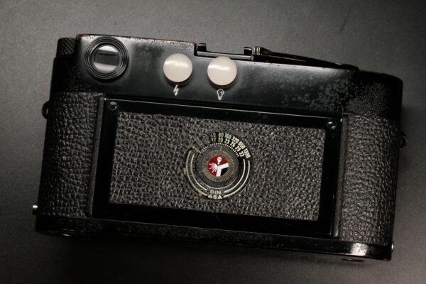 LEICA M2 ORIGINAL BLACK PAINT - Image 9