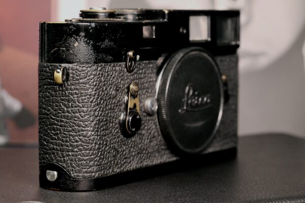 LEICA M2 ORIGINAL BLACK PAINT - Image 4