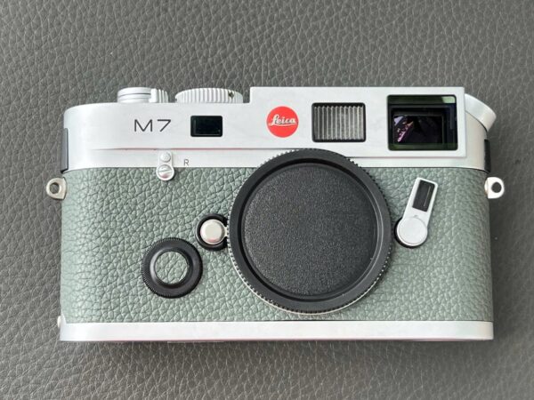 LEICA M7 silver with custom leatheret