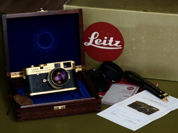 Leica M4−2 “Gold” 100th birthday of Oskar Barnack