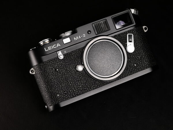 [MINT] Leica M4-2 Black chrome "reverse panda"